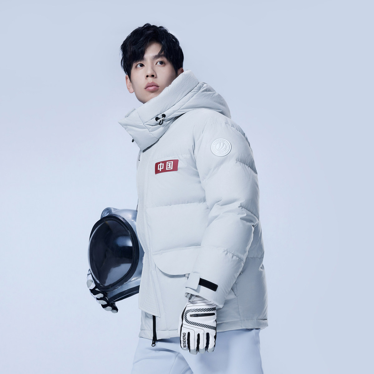 波司登男女同款一手长中款可脱卸帽太空系列轻盈抗静电羽绒服