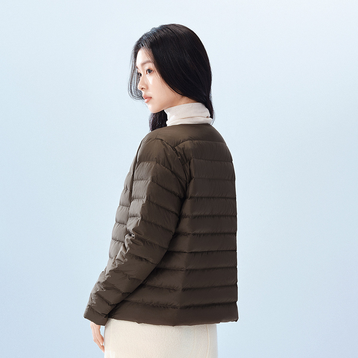 波司登2025秋季新款女短款居家外搭冬季内穿无领轻薄羽绒服