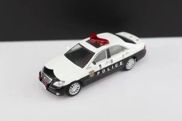 DCM 1/64 TOYOTA CORWN日本警视厅银轮爱知县警车黑轮车模礼物-图0