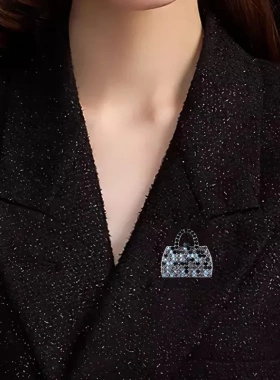 欧美复古满钻包包胸针高档女精致手提包胸花个性气质别针新款配饰
