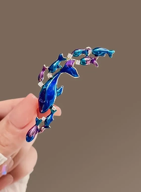 蓝鲸鱼群胸针高档女小众设计感别针配饰气质高级感胸花衣服装饰品