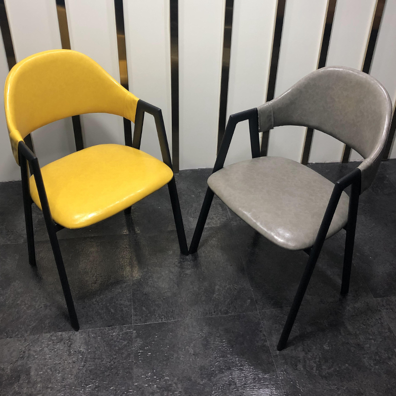 北欧餐椅现代简约铁艺靠背家用阳台奶茶店创意小户型a字椅皮椅