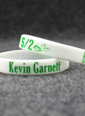 篮球明星加内特签名手镯环圈狼王退役纪念版硅胶运动夜光腕带饰品
