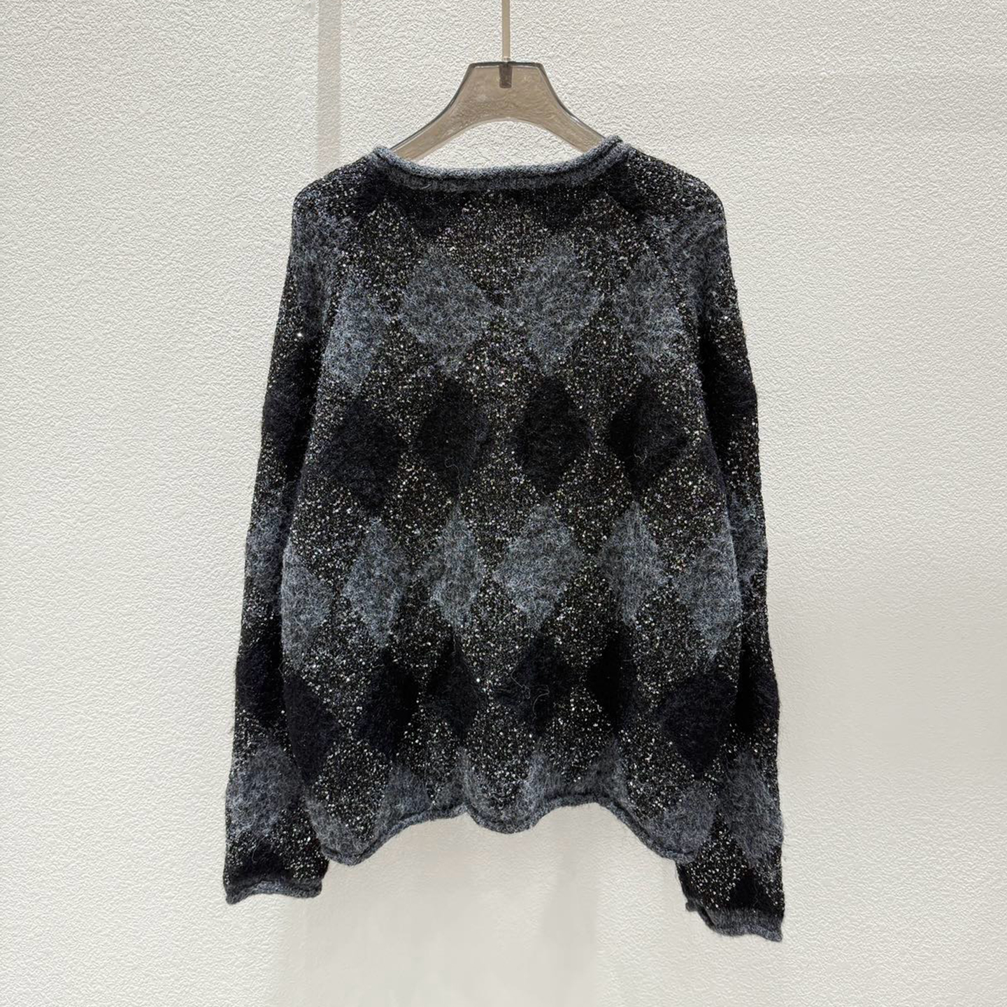 【轻奢高级感】b/c菱格纹亮片V领毛衣女套头宽松显瘦秋冬针织衫 - 图0