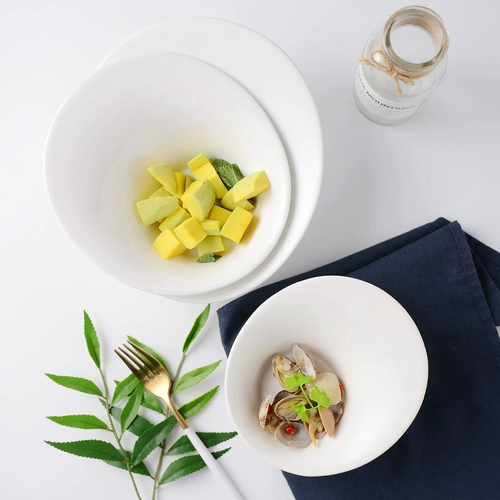 Чистая белая западная блюда суп миска фруктовые салат миска с закусочной измерил миску японс