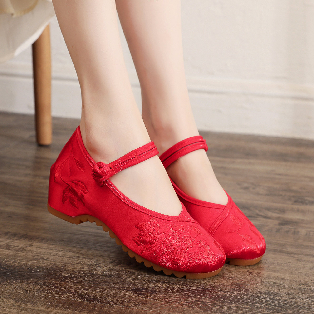 红色汉服绣花鞋老北京布鞋女增高厚底民族风复古舞蹈鞋素色演出鞋,淘宝优惠券,粉丝福利购,淘宝优惠卷