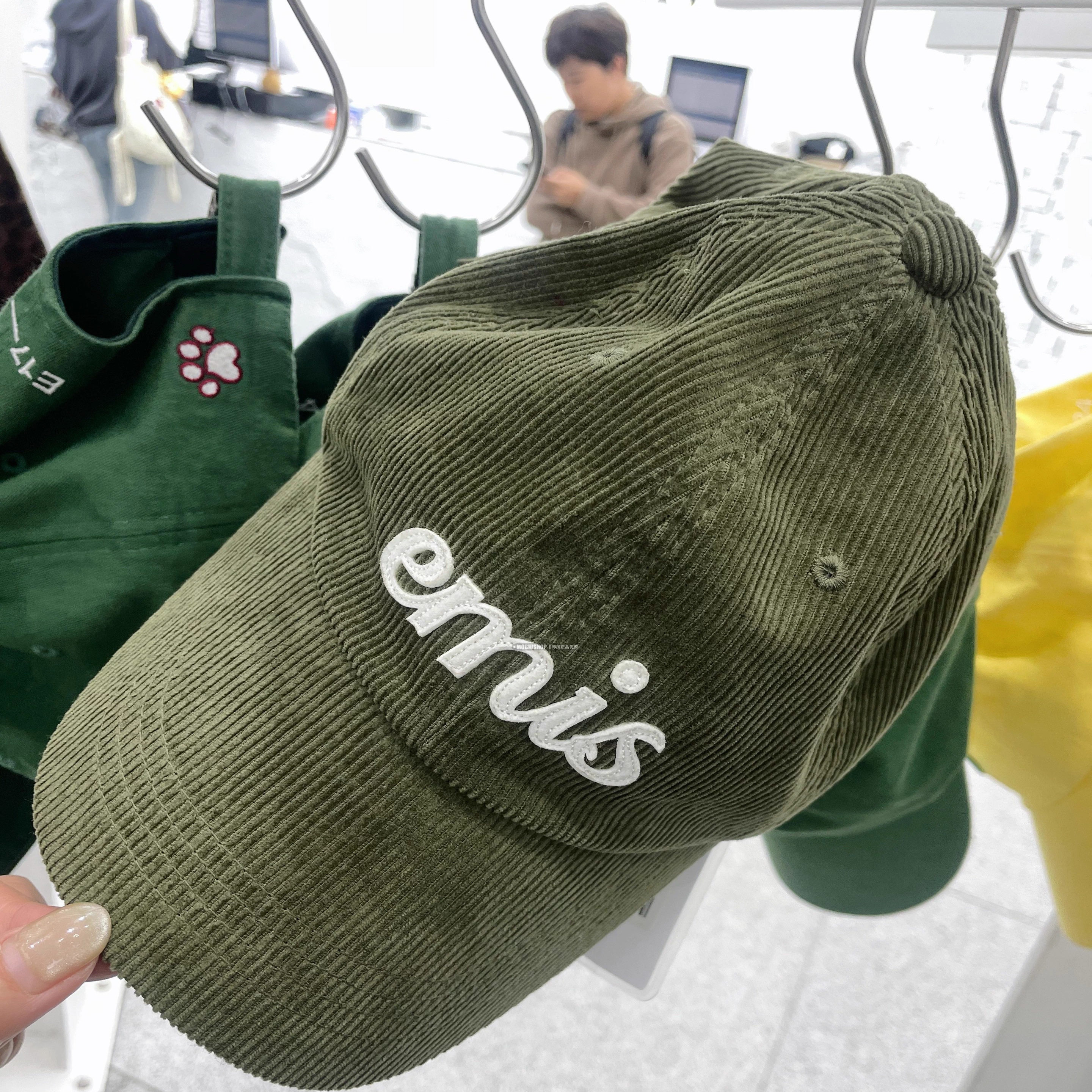 emis帽子智秀同款棒球帽灯芯绒鸭舌帽男女情侣款贴标遮阳帽现货