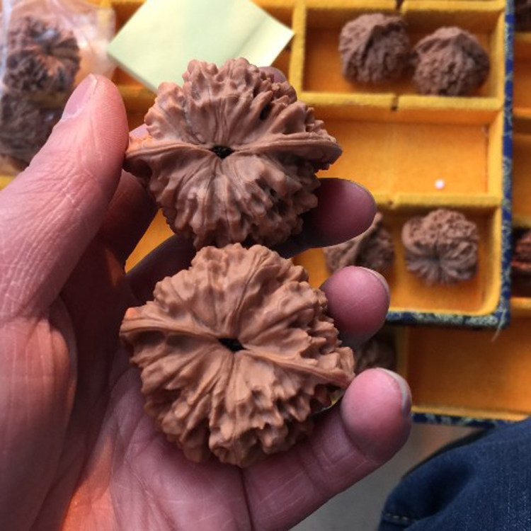 3号涞水麻核桃文玩把玩46mm麒麟纹王勇官帽手把件自然桩压手厚实,淘宝优惠券,粉丝福利购,淘宝优惠卷