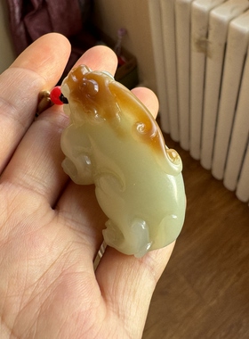新疆和田玉糖白玉貔貅挂件且末糖青料过眼过灯细无暇男女吊坠把件