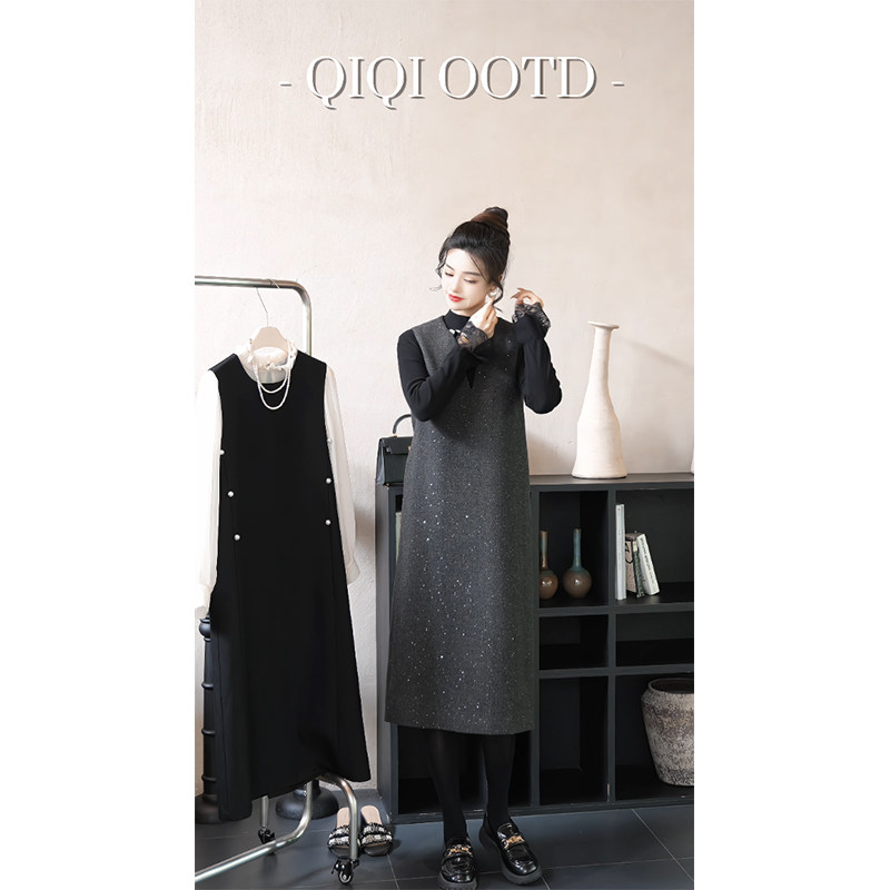 柒院家大码女装V领纯色烫钻背心连衣裙2025秋新款宽松遮肉中长裙