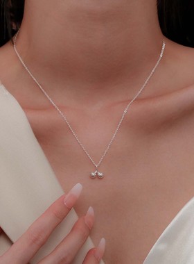 s999纯银足银樱桃项链纯银女感小众金属感项链樱桃吊坠