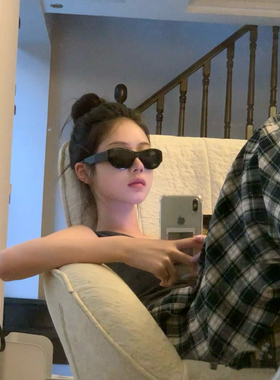 2025新款jennie同款复古猫眼墨镜女高级感显脸小防紫外线太阳眼镜