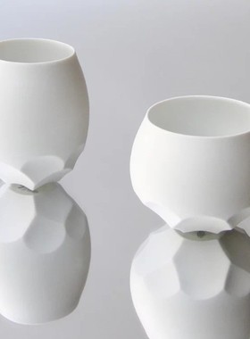 德国进口 Torto经典手工陶瓷龟壳形状白色骨瓷桌面装饰花瓶摆件