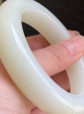 十三年店主推荐新疆且末料暖白色手镯色泽温润细腻性价比超高老料