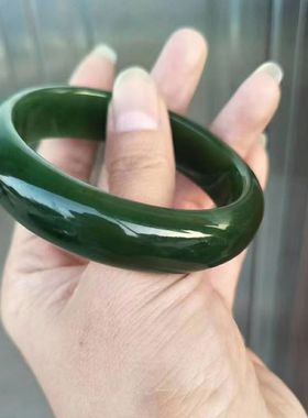 店主强烈推荐和田碧玉平安手镯色泽艳丽细腻油润性价比超高老坑料