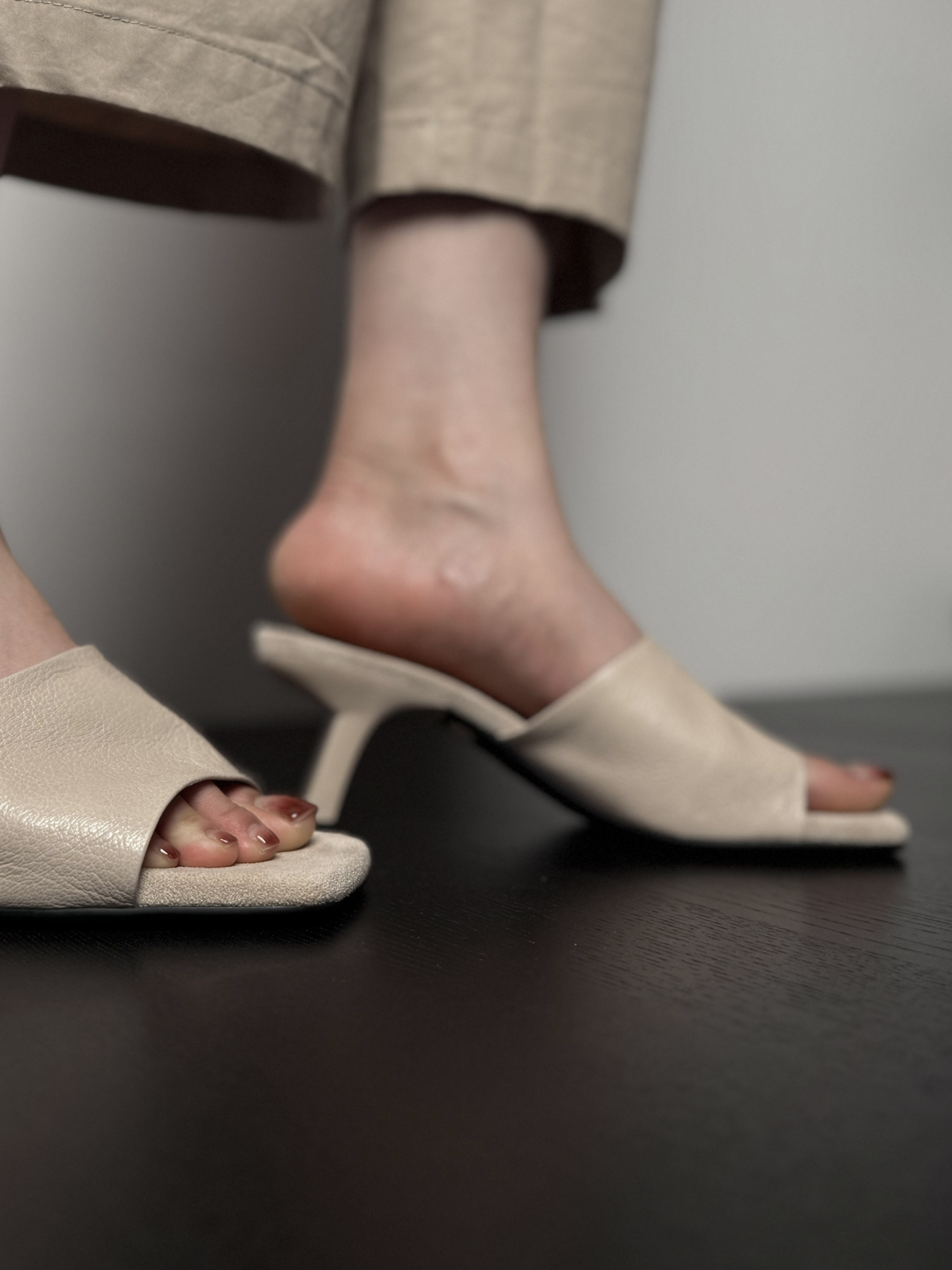 Fermina 小众粗跟拖鞋女夏季外穿一字拖百搭软面羊皮凉拖2024新款,淘宝优惠券,粉丝福利购,淘宝优惠卷