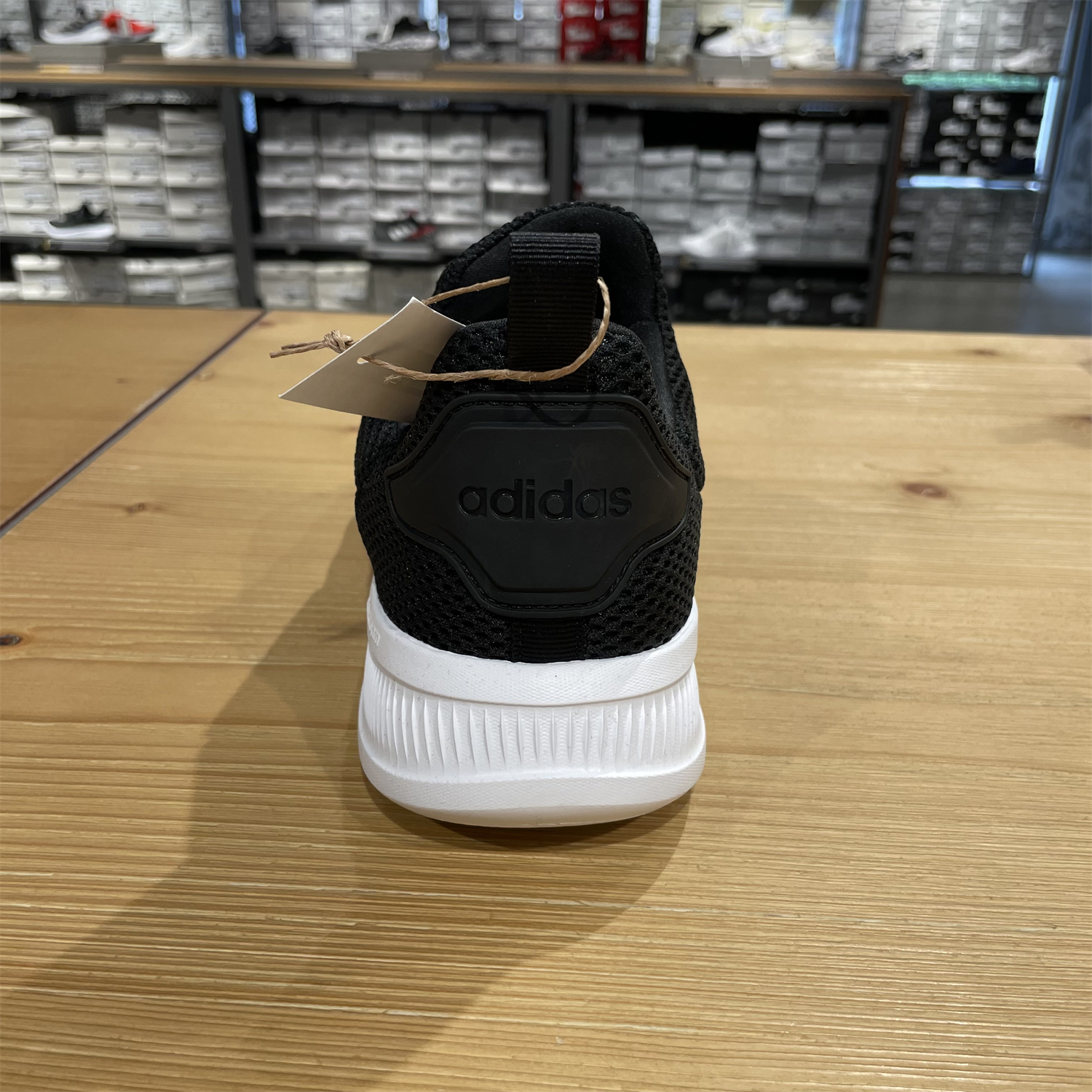 Adidas/阿迪达斯男低帮轻便耐磨一脚蹬透气运动休闲跑步鞋H04343 - 图2