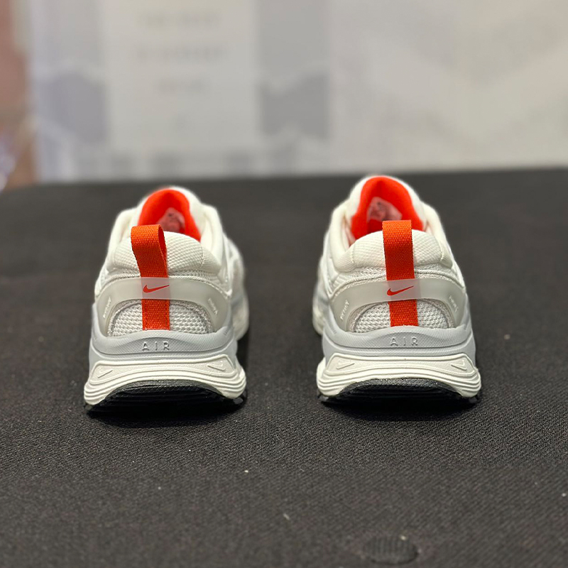 正品Nike/耐克女子NIKE AIR MAX BLISS气垫运动跑步鞋 DZ6754-101 - 图2