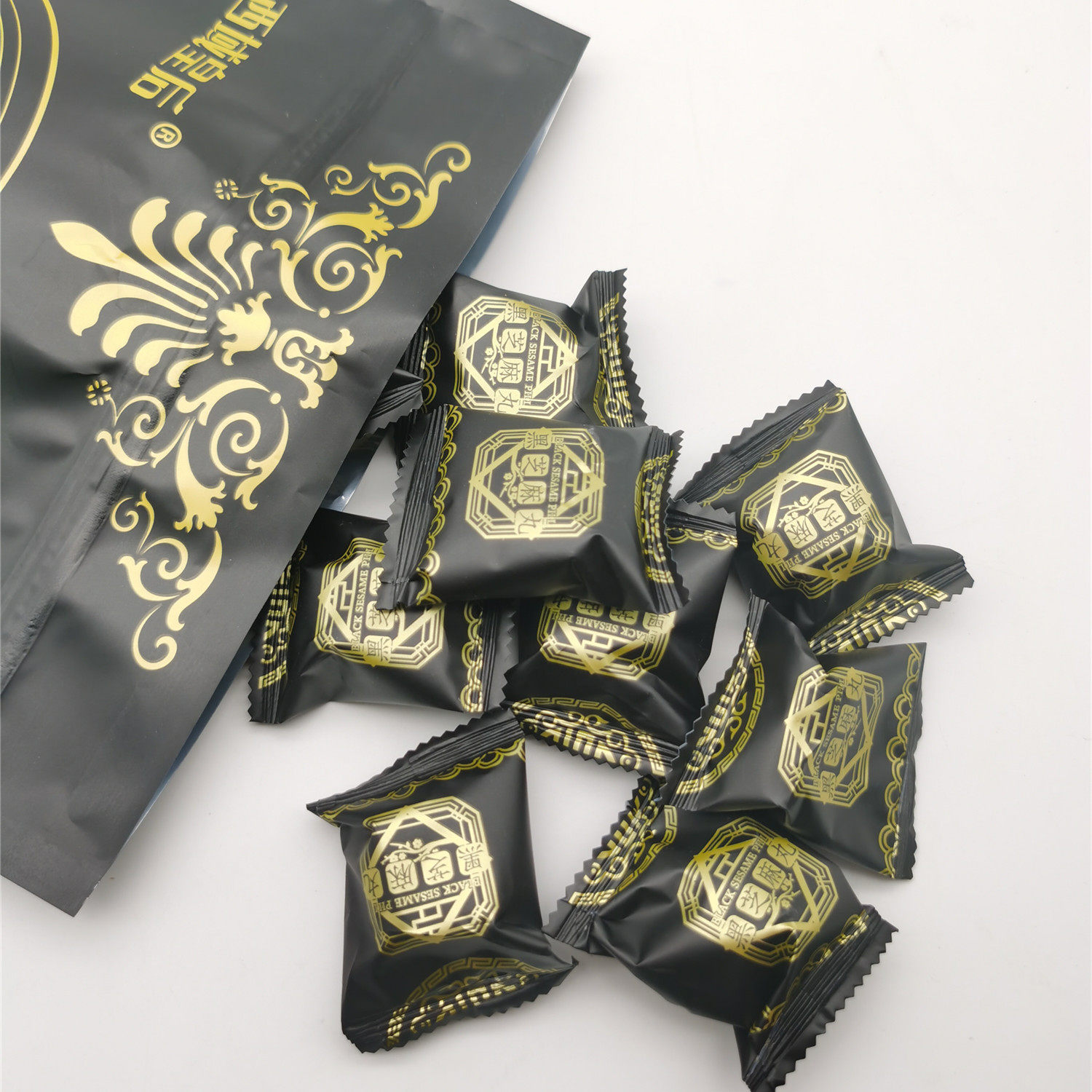 西域皇后黑芝麻丸新疆特产500克包邮独立包装开袋即食黑芝麻球,淘宝优惠券,粉丝福利购,淘宝优惠卷