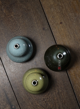 名家中式风包银小花插台面葫芦