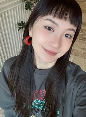 橘红色亚克力月牙耳环