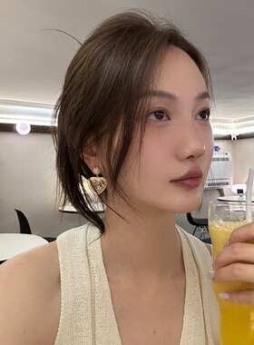 法式复古黑色边珐琅立体爱心耳钉