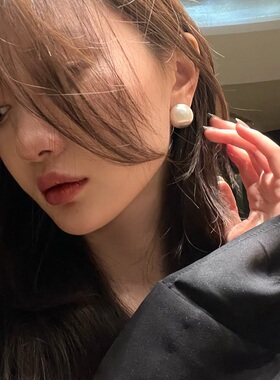 拉丝磨砂圆球耳钉女小众设计