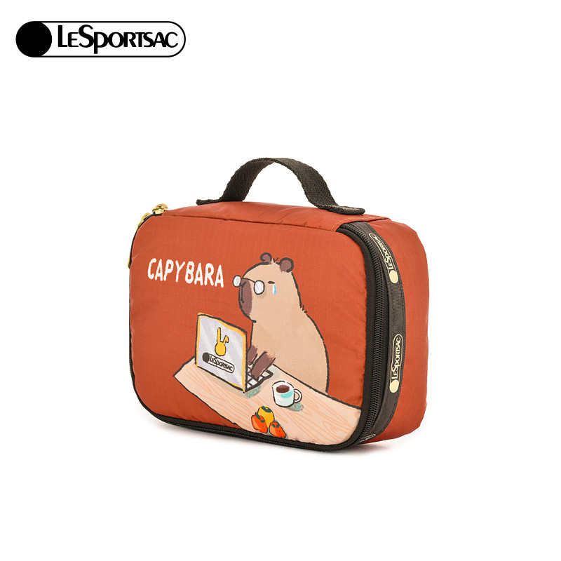 LeSportsac乐播诗新款迷你手拿包便携卡皮巴拉打工人动漫小包,淘宝优惠券,粉丝福利购,淘宝优惠卷