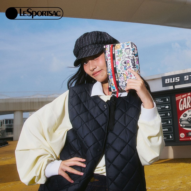 LeSportsac乐播诗新款逗鸭小确幸系列萌趣满印隔层收纳袋手拿包,淘宝优惠券,粉丝福利购,淘宝优惠卷