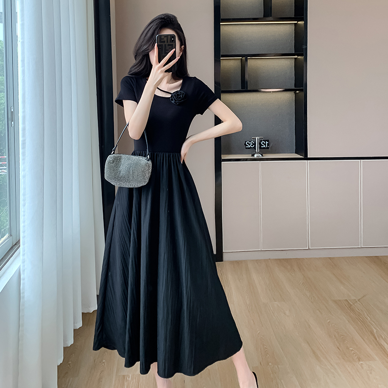 黑色花朵连衣裙女法式赫本风高级感短袖针织拼接收腰显瘦打底裙子