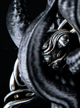 渡鸦暗黑红粉骷髅一场梦纯银吊坠