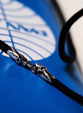 渡鸦原创地狱火纯银搭扣皮绳项链