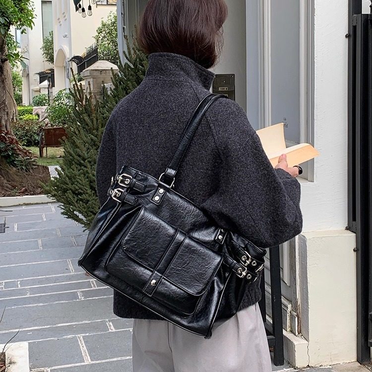 秋冬2025新款复古咖色百搭大容量通勤托特包韩版学院风单肩斜挎包,淘宝优惠券,粉丝福利购,淘宝优惠卷