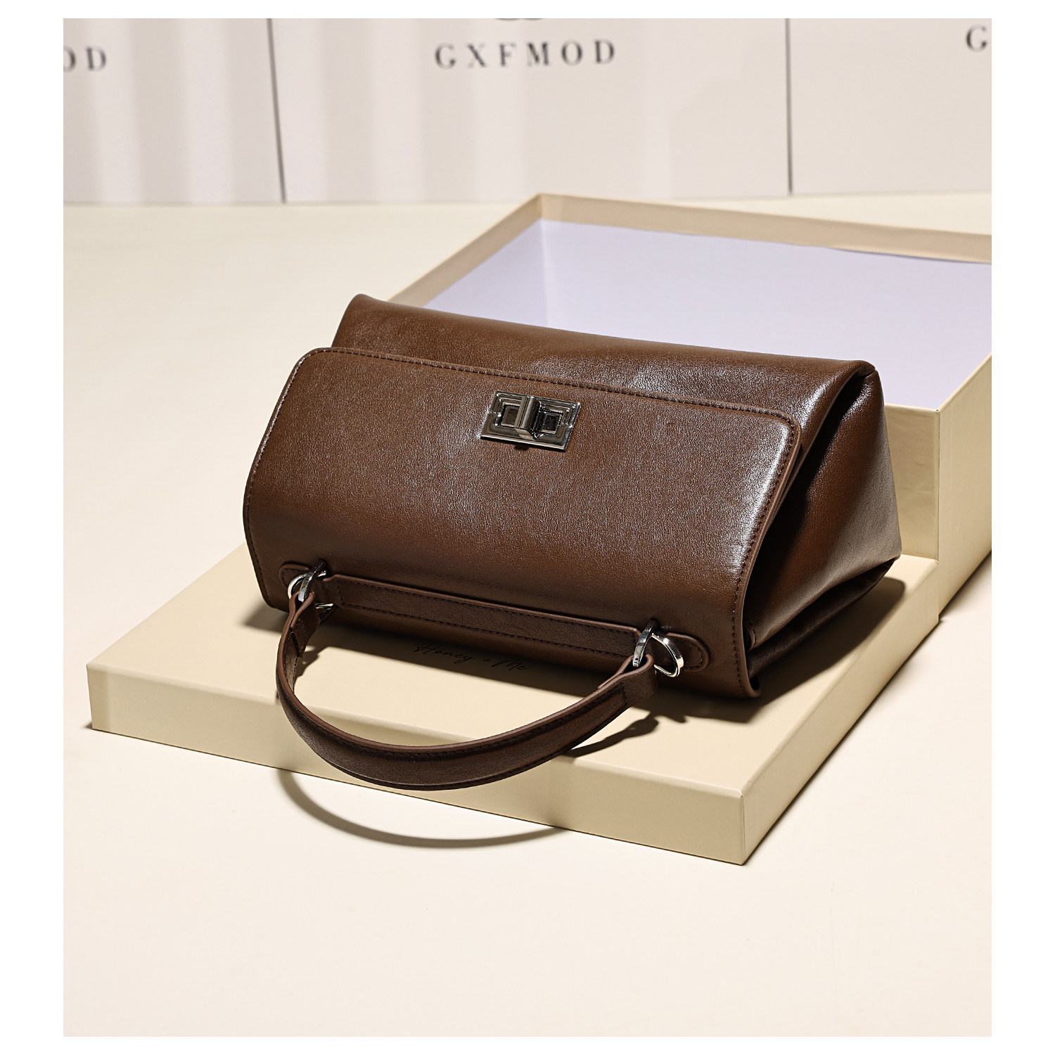 GXFMOD原创设计轻奢真皮小方包女2025秋冬新款简约时尚手提斜挎包,淘宝优惠券,粉丝福利购,淘宝优惠卷