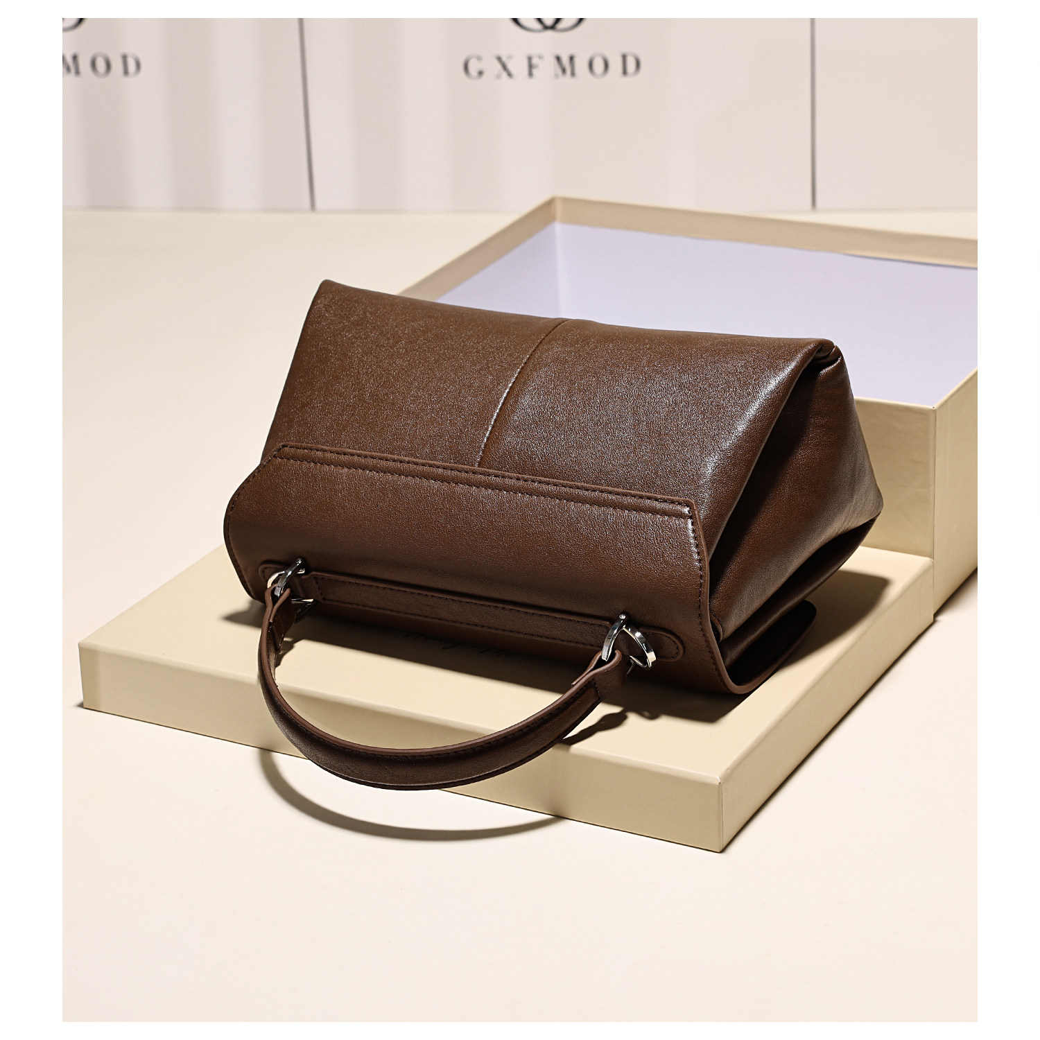 GXFMOD原创设计轻奢真皮小方包女2025秋冬新款简约时尚手提斜挎包,淘宝优惠券,粉丝福利购,淘宝优惠卷