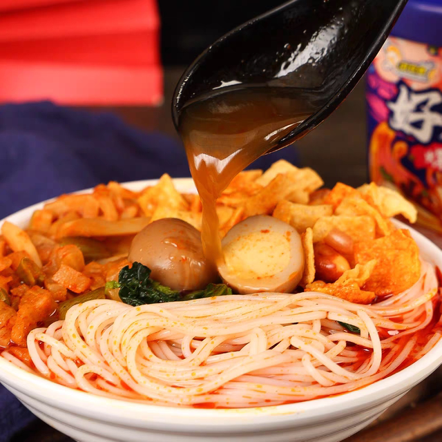 Snail rice noodles, snail rice noodles, snail meat rice noodles, snail spicy rice noodles