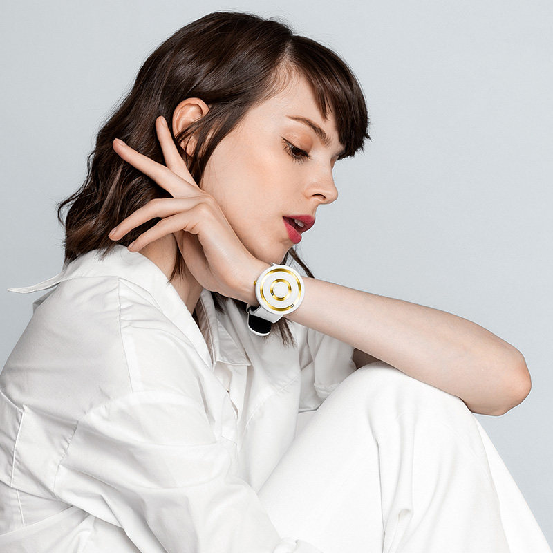 odm女简约气质磁悬浮概念陶瓷手表 odm国产腕表