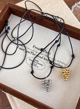 秋冬新款博主同款松果吊坠项链黑绳可调节抽拉小众高级百搭毛衣链