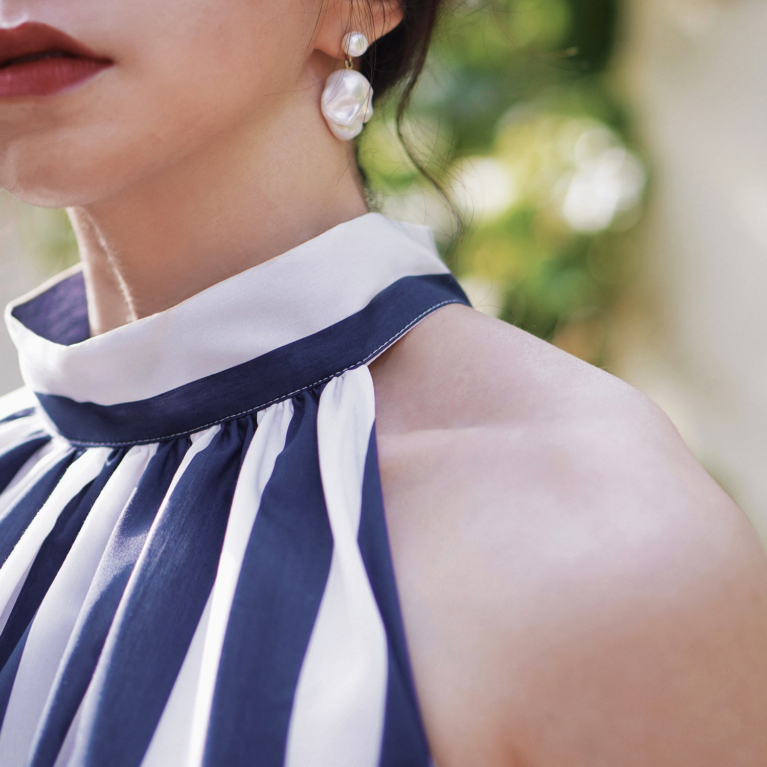 Into Fiction100%天丝宽松遮肉老钱海岛度假风蓝白条纹挂脖连衣裙,淘宝优惠券,粉丝福利购,淘宝优惠卷