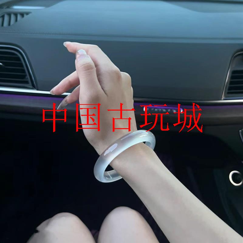 精品翡翠色冰种玉髓手镯高冰马料白月光玛瑙玉手镯荔枝冻玉镯女款