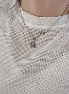 特价孤品S925纯银做旧复古别针女王头像项链休闲百搭锁骨链高级感