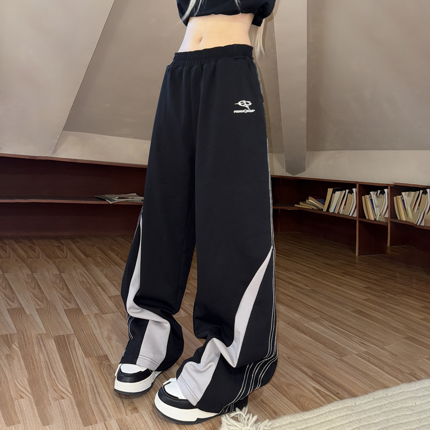 梁拌泡菜美式复古休闲三条杠运动裤男女宽松阔腿休闲百搭长裤,淘宝优惠券,粉丝福利购,淘宝优惠卷