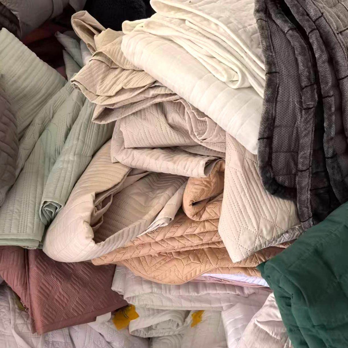 出口外贸微瑕尾货床盖出租屋铺床铺沙发绗缝垫性价比床盖清仓,淘宝优惠券,粉丝福利购,淘宝优惠卷