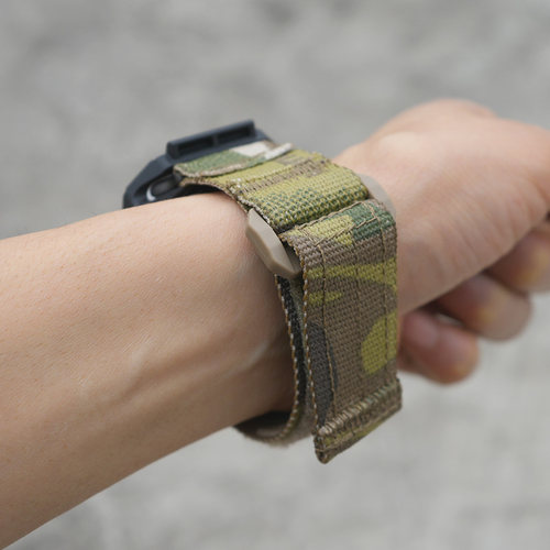 肥熊适用于Apple watch手表S11/S10/S9/Ultra/1/2/3  44/45/46/49mm MC迷彩回环式战术尼龙速干表带腕带 - 图0