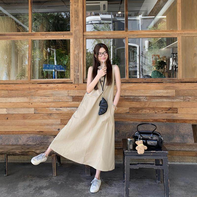 慵懒风宽松休闲无袖背心裙女夏季新款气质显瘦设计感A字连衣裙潮