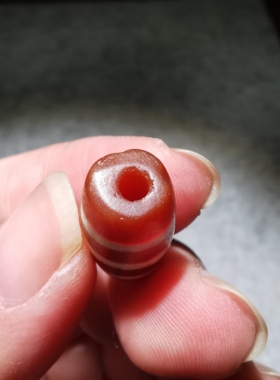 13703   西亚老红玉髓三线天珠