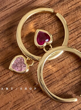 超别致粉嫩爱心水晶戒指