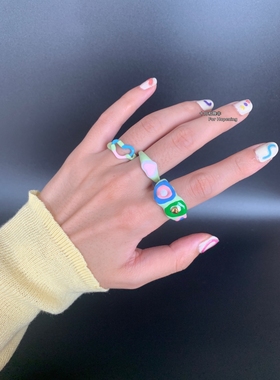 小清新风爱心渐变手绘滴油戒指