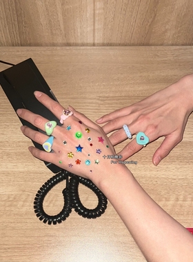 马卡龙色爱心镶锆石滴油戒指甜酷