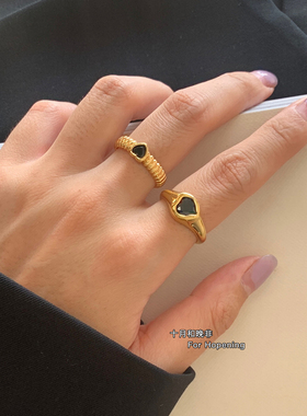 法式复古镶黑色爱心锆石开口戒指